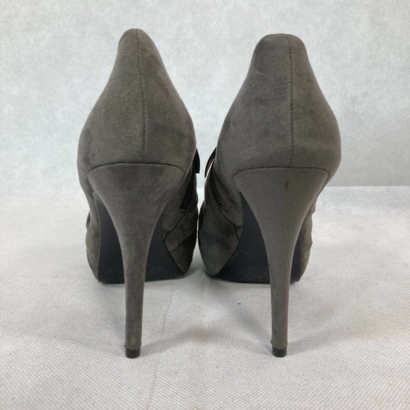 Guess Pumps Womens Sz 7.5 Gray Ruched Micro Suede Peep Toe Stiletto Heels Zipper - Picture 3 of 7
